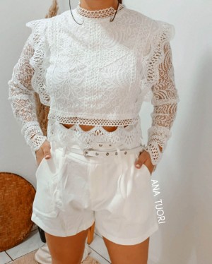 {Amy} Cropped Manga Longa em Renda e Detalhes em Guipure Aniversário (cor Branco Off)