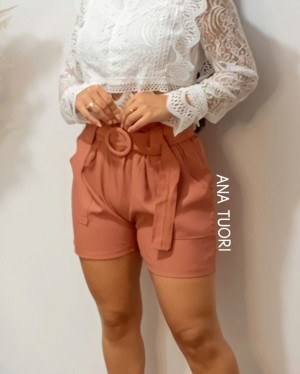 {Mirela} Short Soltinho Elástico na Cintura com Bolsos e Cinto Aniversário (cor Nude)