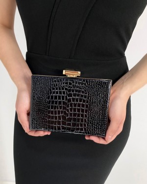 {Munique} Clutch Bolsa de Mão Festa em Verniz com Alça Removível e Fecho com Strass (cor Preta)
