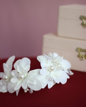 {Nairóbi} Acessório de Cabelo Tiara Flexível Flores em Tecido