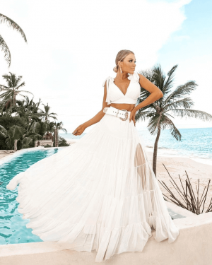 {Yanna} Conjunto Cropped de Amarrar e Saia Longa com Cinto Duas Formas de Usar (cor Branco Off)