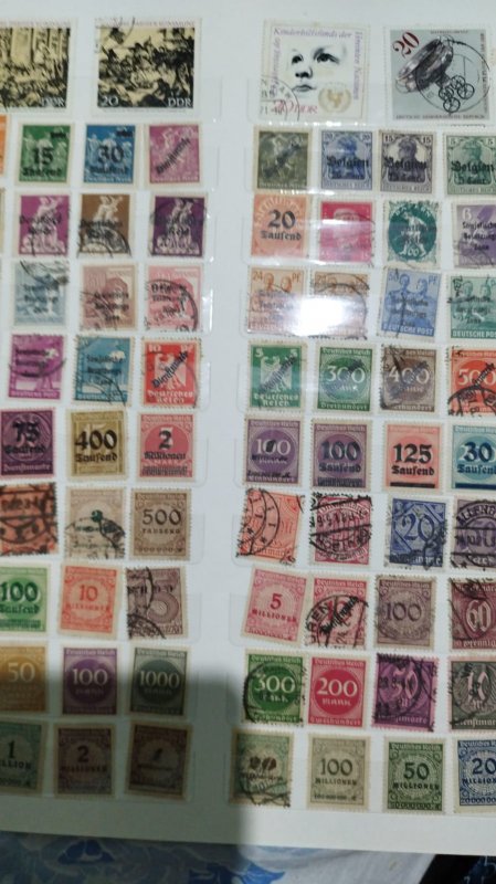 Coleção com 933 selos da Alemanha em classificador Rio