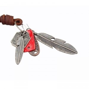 Colar Masculino de Couro Pingente Penas e Tag Vermelha Colar Masculino de Couro Pingente Penas e Tag Vermelha