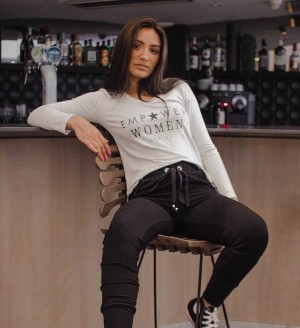 Corina T-Shirt Manga Longa Empower Women - Mescla Claro