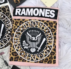 Corina T-Shirt Manga Longa Ramones - Rosa