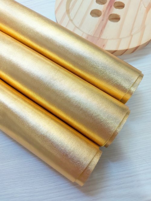 Feltro Especial Laminado Vibrante Dourado - 35 x 25 cm 