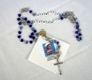 Terço Azul de Casal Personalizado com seu nome + Lenço do Cristo Ressuscitado+ Lencinho encostado na Estátua do Cristo Ressuscitado (Pré-venda)