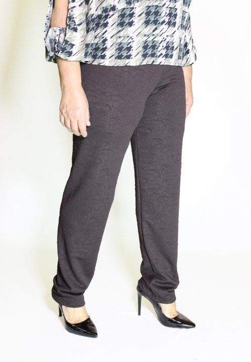 CALÇA COM ALTO RELEVO - MARROM