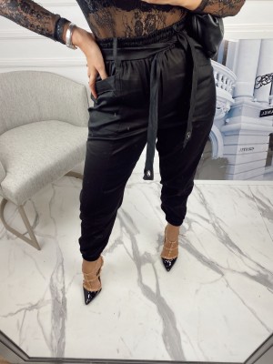 JOGGER ALGODÃO COM FAIXA NA CINTURA - PRETA JOGGER ALGODÃO COM FAIXA NA CINTURA - PRETA