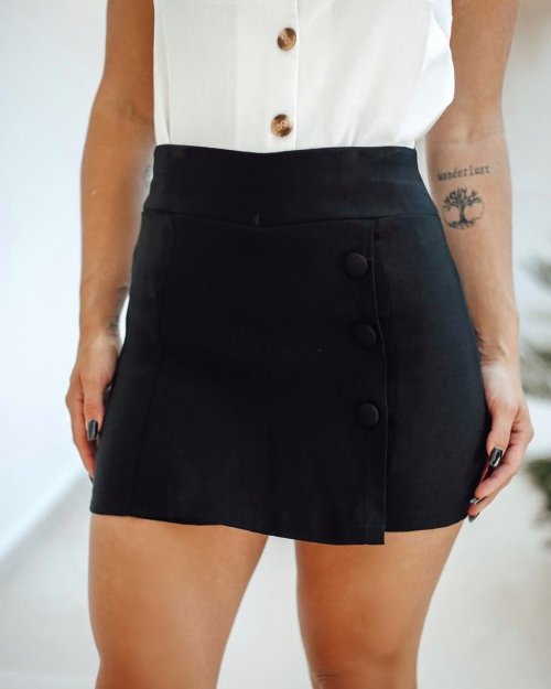 SHORTS EM BENGALINE COM BOTOES - PRETO