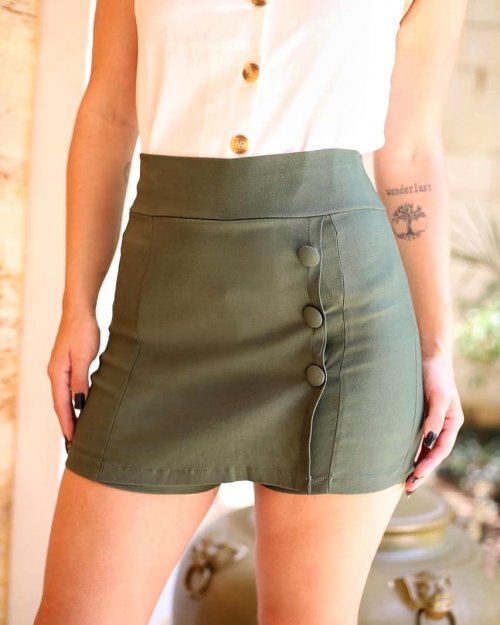 SHORTS EM BENGALINE COM BOTOES - VERDE MILITAR