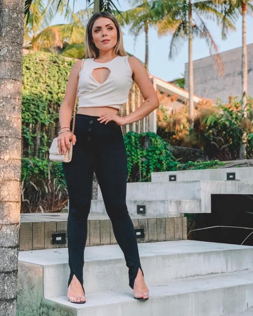 SKINNY EM CREPE COM DETALHE NA BARRA